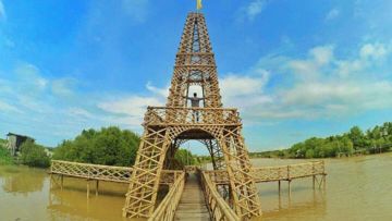 Wah Menara Eiffel Ternyata Ada di Jogja. Nggak Usah Main-main Jauh-jauh Sampai ke Paris Sana!