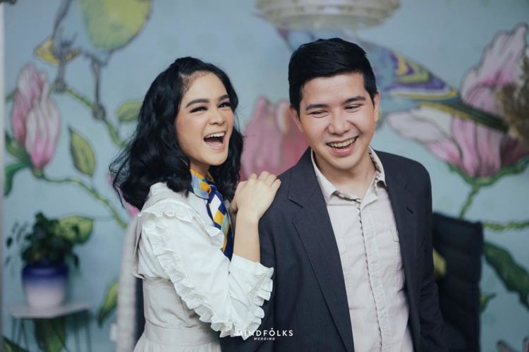 Sederhana Berbalut Ceria, Inilah 11 Foto Prewedding A la Haykal Kamil dan Tantri Namirah