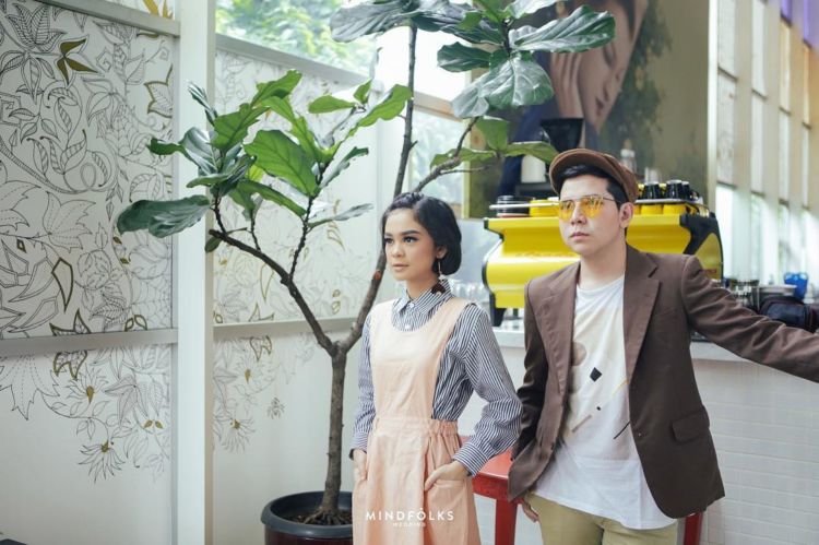 Sederhana Berbalut Ceria, Inilah 11 Foto Prewedding A la Haykal Kamil dan Tantri Namirah