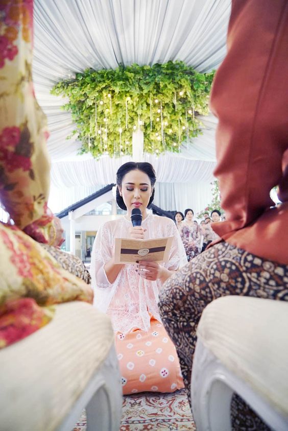 Tampil Menawan dengan 15 Ide Busana untuk Acara Pengajian Jelang Pernikahan. Bisa Jadi Referensi, Nih!