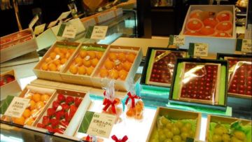 Melon Dijual Rp 350 Juta dan Satu Strawberi Sampai Rp 57 Juta. Buah-buah Di Jepang Ini Mahal Gila