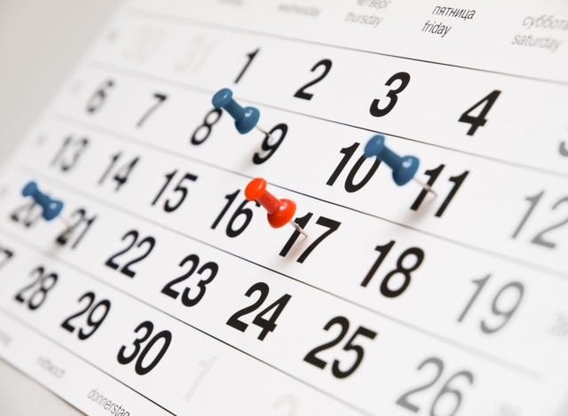 Walaupun sepele, melihat kalender itu penting.