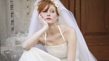 4 hal yang harus kamu pikirkan, ketika sudah galau dengan pertanyaan “kapan nikah?”.