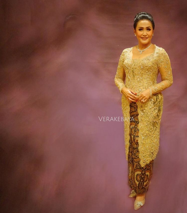 model kebaya ibu ibu