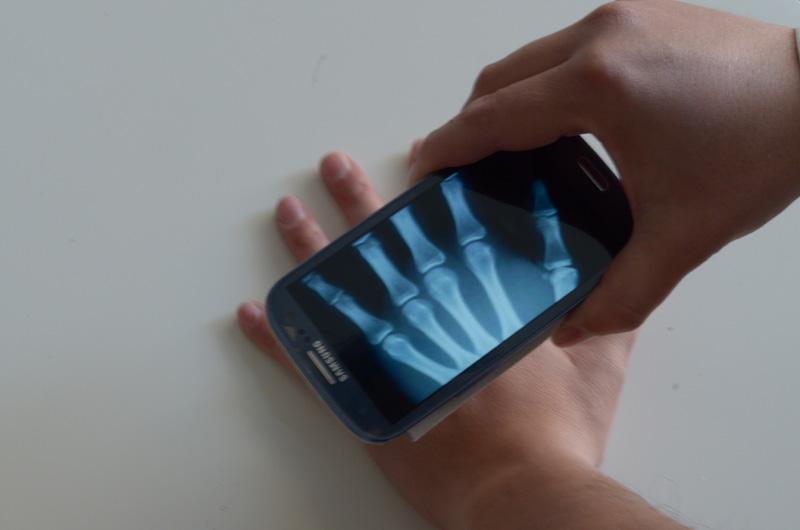 Keajaiban Teknologi! Kamera HP-mu Bisa Jadi Tembus Pandang Hanya Bermodalkan Aplikasi