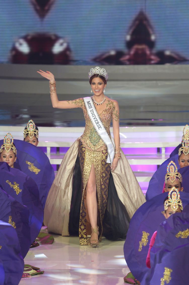 Keanggunan 8 Miss Universe Mengenakan Kebaya dari Tahun Ke Tahun. Inikah Bidadari Dunia?