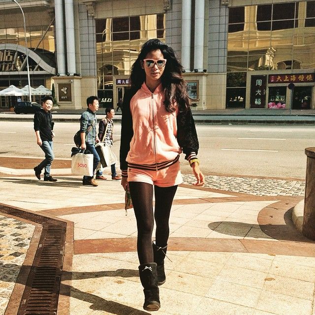 Intip 17 Inspirasi Street Style A la Bunga Jelitha Ibrani, Putri Indonesia 2017 Ini Memang Keren Sekali