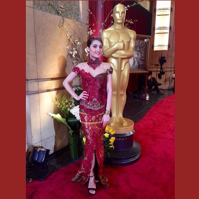 8 Parade Artis Blasteran Memakai Kebaya. Antara Bikin Pangling dan Kelihatan Indonesia Banget!
