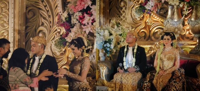 Dari Pesta Lajang, Siraman dan Resepsi Pernikahan yang Berbeda Adat, Inilah Pernikahan A la Momo Geisha