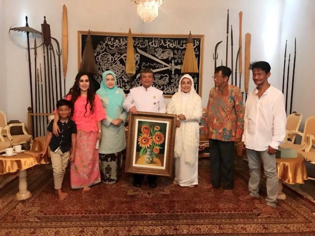 Meski Sudah Lanjut Usia, 11 Potret Pernikahan Nani Wijaya Ini Tujuannya Utamanya Adalah Ibadah