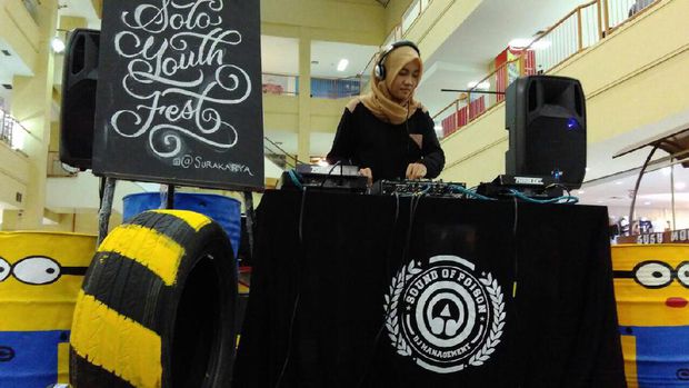 Hebat! Nenek 82 Tahun Jadi DJ Profesional di Jepang. Bukan Cuma Cari Sensasi, Skill-nya Ok Banget!