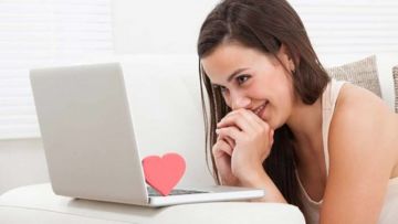 5 Alasan yang Harus Diketahui Sebelum Menjalin Hubungan dengan Dia yang Kamu Kenal Via Online