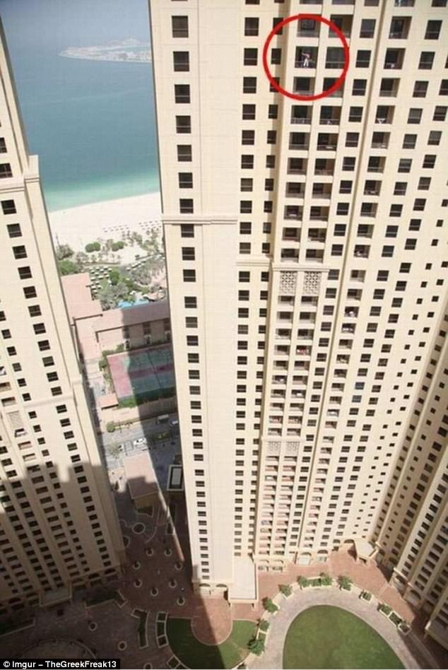15 Foto dari Berbagai Negara Ini Menunjukkan Bahwa Pria Beresiko Lebih Cepat Mati Dibanding Wanita!