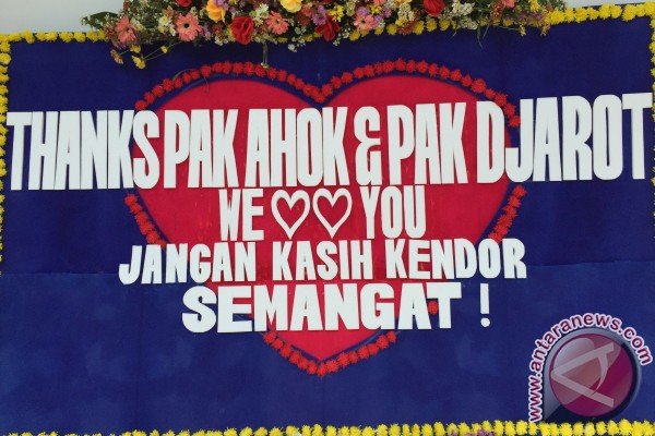 14 Karangan Bunga Unik untuk Ahok-Djarot dari Pendukungnya, Semoga Tidak Larut dalam Kekalahan