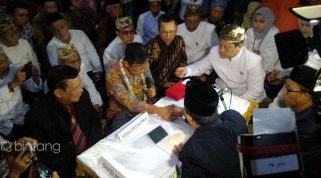 Meski Sudah Lanjut Usia, 11 Potret Pernikahan Nani Wijaya Ini Tujuannya Utamanya Adalah Ibadah