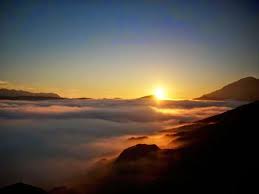 Bromo Sunset dari Bukit Mentigen