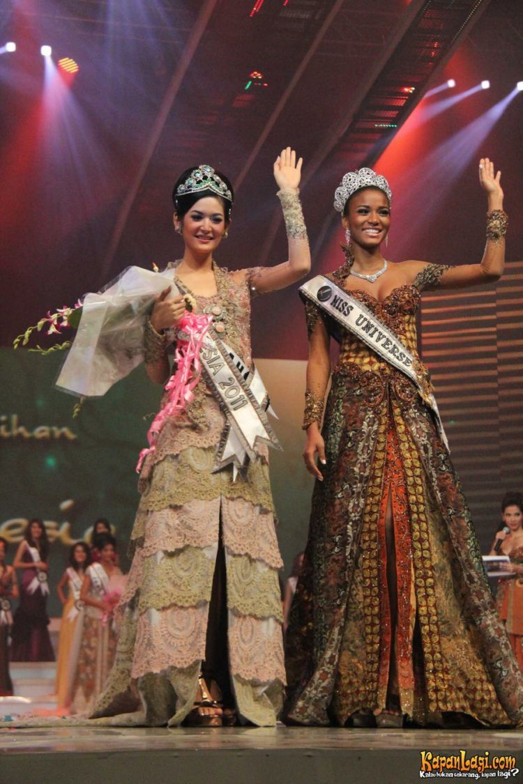 Keanggunan 8 Miss Universe Mengenakan Kebaya dari Tahun Ke Tahun. Inikah Bidadari Dunia?