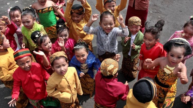 Sanggul dan Kebaya Hanyalah Simbol. Inilah 12 Kata RA Kartini yang Harus Kamu Ingat Sampai Tua