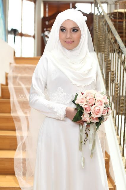 14 Inspirasi Gaun Pengantin Syar i Berwarna Putih Tampil 