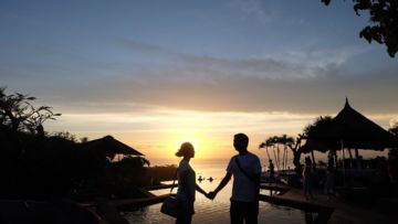 Tanpa Perlu ke Luar Negeri, 6 Destinasi Honeymoon di Indonesia Ini Nggak Kalah Romantis dan Syahdu!