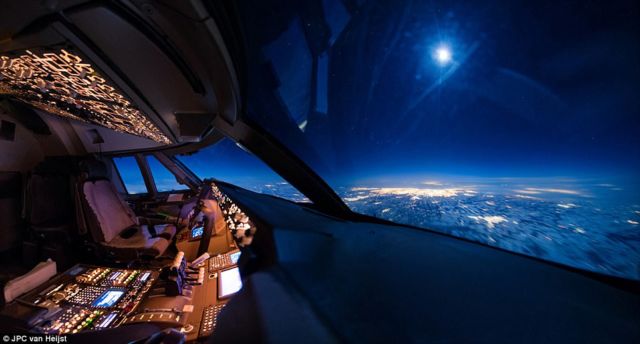 Begini Pemandangan Langit yang Dilihat Oleh Para Pilot. Bikin Merinding dan Sangat Menakjubkan!