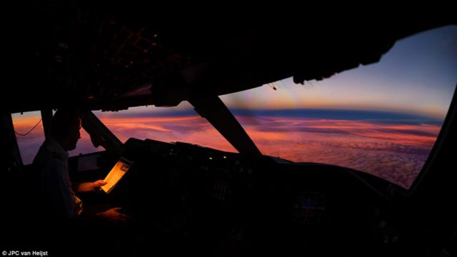 Begini Pemandangan Langit yang Dilihat Oleh Para Pilot. Bikin Merinding dan Sangat Menakjubkan!