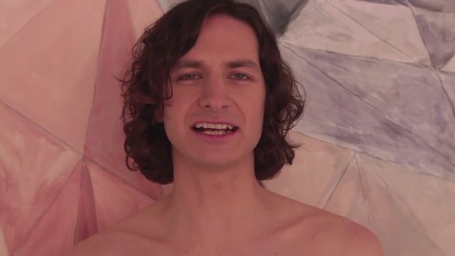 Ini Dia 7 Lagu Populer yang Liriknya Ngena di Hati Banget. Siap-siap Baper Ya!