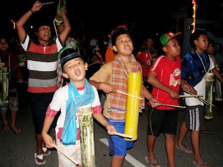 17 Tradisi yang Pernah Bikin Happy di Bulan Puasa. Hayo, Masih Kamu Lakuin Nggak di Puasa Tahun Ini?