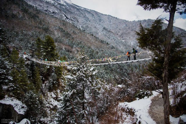 Luar Biasa, Pasangan Ini Menikah di Gunung Everest. Kalau Sudah Cinta, Menaklukkan Gunung pun Bisa!