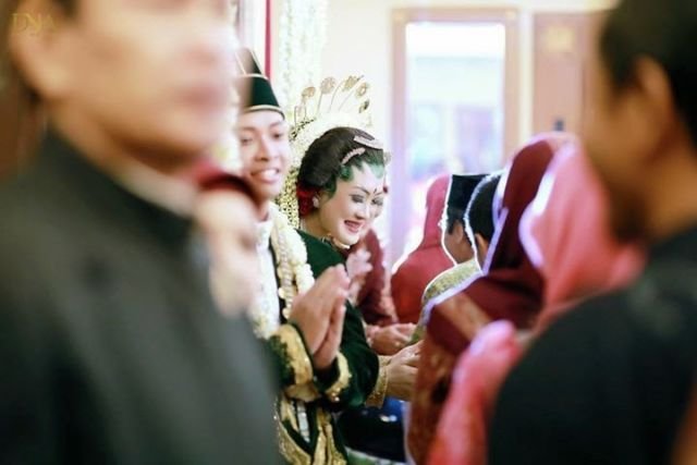 Beda Pendapat dengan Orang Tua Menjelang Pernikahan Itu Biasa. Lakukan Hal Ini untuk Menyikapinya