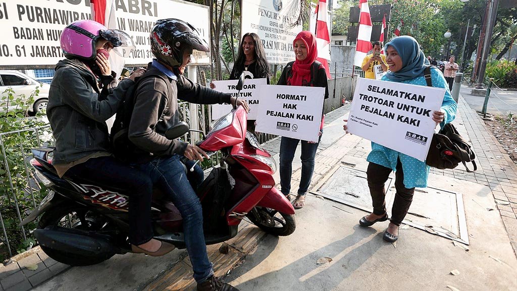 Mending Itu Klakson Dibuang Aja Kalau Kamu Masih Menggunakannya untuk 8 Momen Ini, Norak Lho!