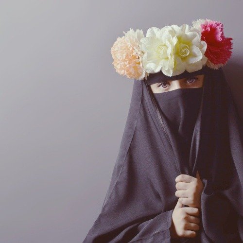 Faktanya, Rajin Shalat Bisa Membuat Aura Kita Sebagai Perempuan Terpancar Sempurna. Percaya?