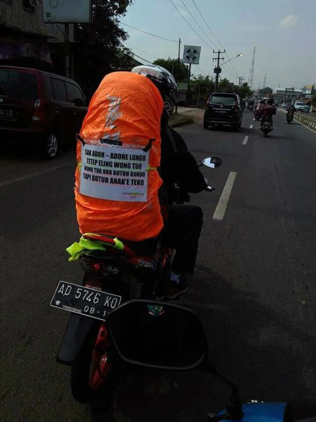 Curhatan Pemudik Galau yang Belum Bisa Bawa Menantu. Kocak Banget Sih Kata-kata Mereka!