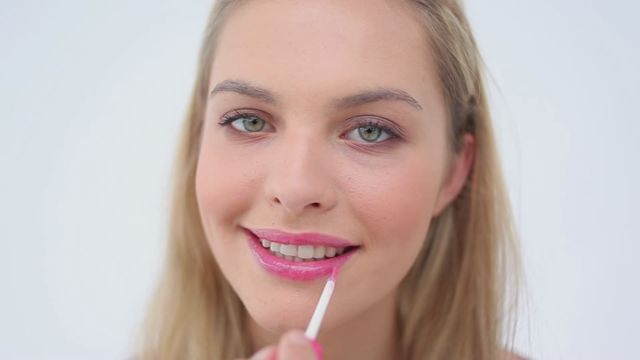6 Perona Bibir yang Perlu Kamu Ketahui. Mulai dari Lip Balm sampai Lip Cream Semuanya Beda Fungsi