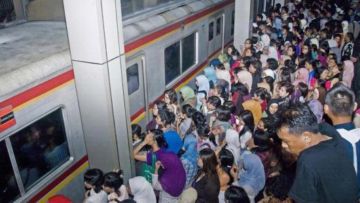 Ternyata Begini Alasan Kenapa Gerbong Wanita di KRL Adalah Jadi Tempat yang Sadis dan Mengerikan!