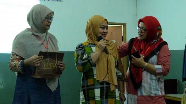 Tak Henti Berbagi, Elita Kerudung Makin Eksis di Bulan Ramadan Ini
