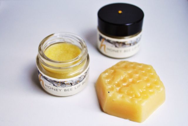6 Perona Bibir yang Perlu Kamu Ketahui. Mulai dari Lip Balm sampai Lip Cream Semuanya Beda Fungsi 13 6 Perona Bibir yang Perlu Kamu Ketahui. Mulai dari Lip Balm sampai Lip Cream Semuanya Beda Fungsi