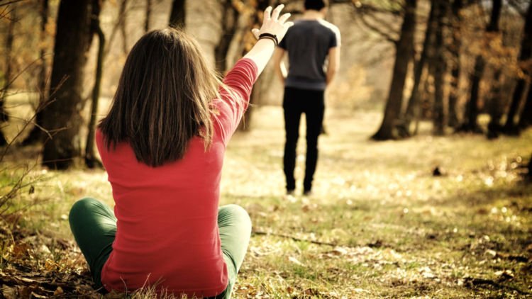 Jangan Lakukan 7 Hal Ini Bila Ingin Cepat Move On