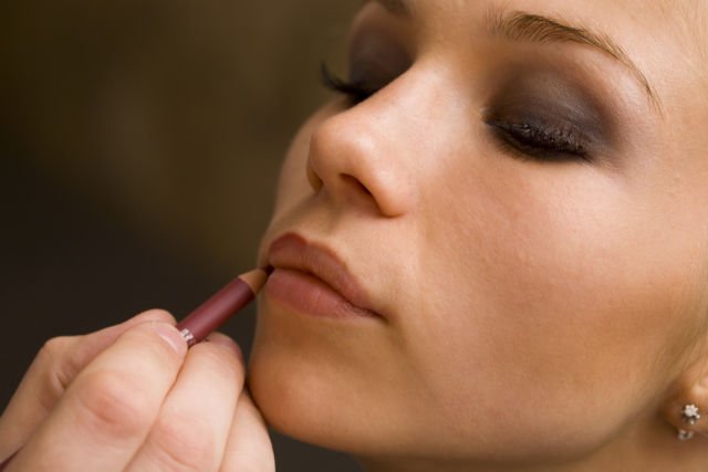 6 Perona Bibir yang Perlu Kamu Ketahui. Mulai dari Lip Balm sampai Lip Cream Semuanya Beda Fungsi