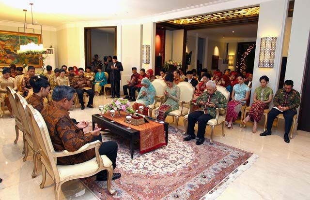 Biaya Menikah Nggak Selamanya Harus Ditanggung Cowok. Relaks, ini Cuma Soal Saling Pengertian Kok