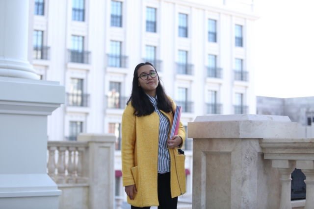Inspirasi dari Dhika, Gadis Stylish yang Memilih Jadi Guru di Pedalaman