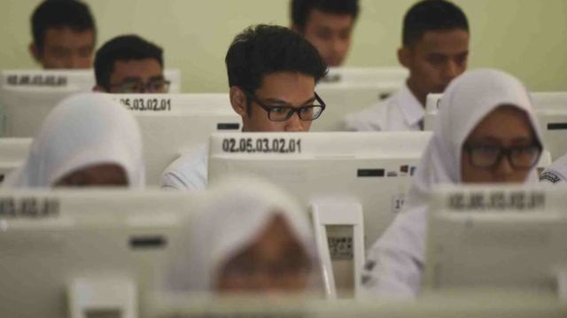 Soal Ujian Nasional 2018 Kabarnya Bakal Jadi Esai Semua. Nggak Bisa Lagi Hitung Kancing Doang