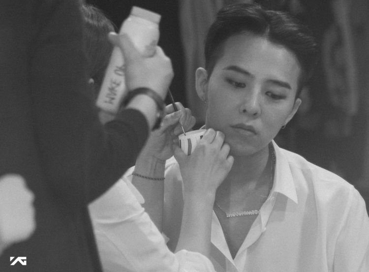 Tak Melulu Baik-baik Saja, Lika-Liku Ini yang Harus Dihadapi Boyband dan Girlband Korea 10 Tak Melulu Baik-baik Saja, Lika-Liku Ini yang Harus Dihadapi Boyband dan Girlband Korea