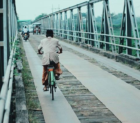 Geliat Mandiri Perbaikan Jembatan Turi, Harusnya Pemerintah Bisa Introspeksi