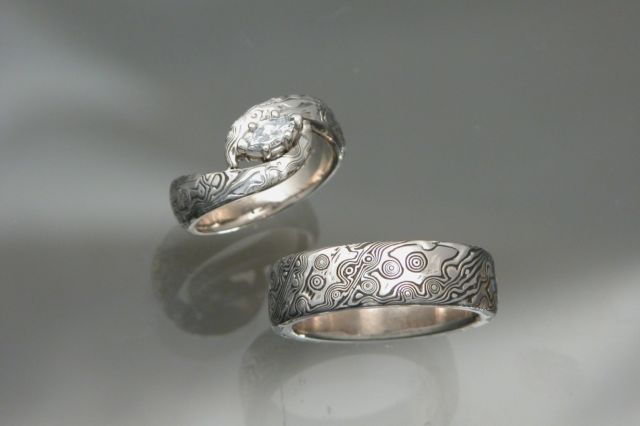 6 Alternatif Logam Selain Emas untuk Cincin Kawin. Referensi Buat Pasangan Muslim Nih!