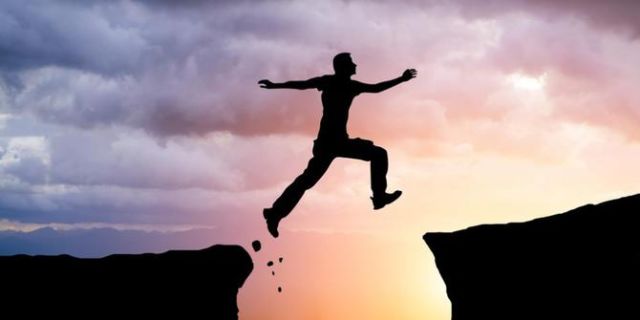 Berani dalam benar, mencoba dalam sadar, belajar dalam kekosongan pikiran
