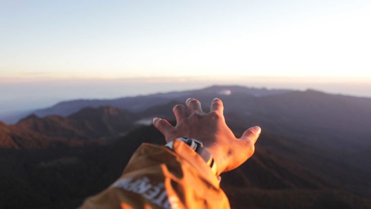 Maraknya Hobi Mendaki Gunung, Jangan Lupa Jaga Lingkungan
