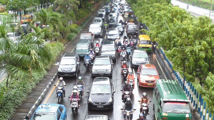 Sudah Menyaingi Jakarta, Kini Surabaya Pun Sama Macetnya. Piye Iki, Rek?