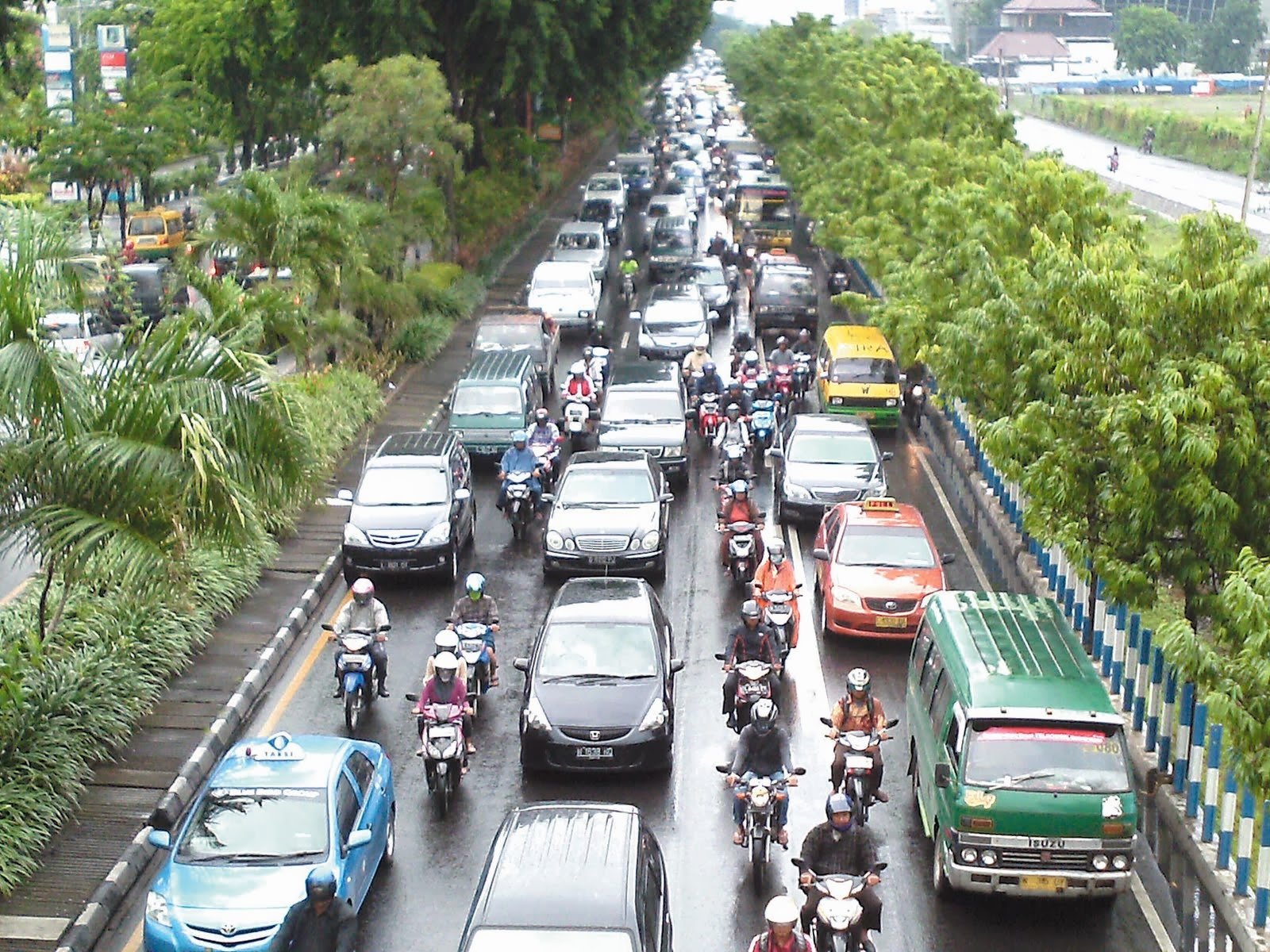 Sudah Menyaingi Jakarta, Kini Surabaya Pun Sama Macetnya. Piye Iki, Rek?