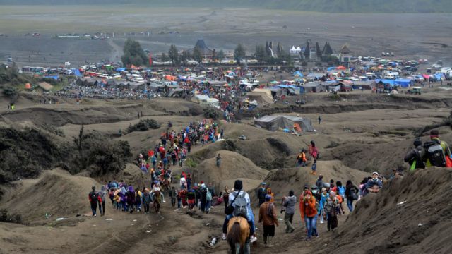Upacara Yadnya Kasada di Bromo Bakal Segera Digelar. Begini Tipsnya Kalau Kamu Datang ke Sana!